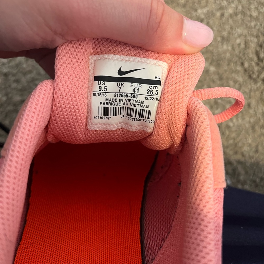 Nike sneakers - Picture 6 of 6